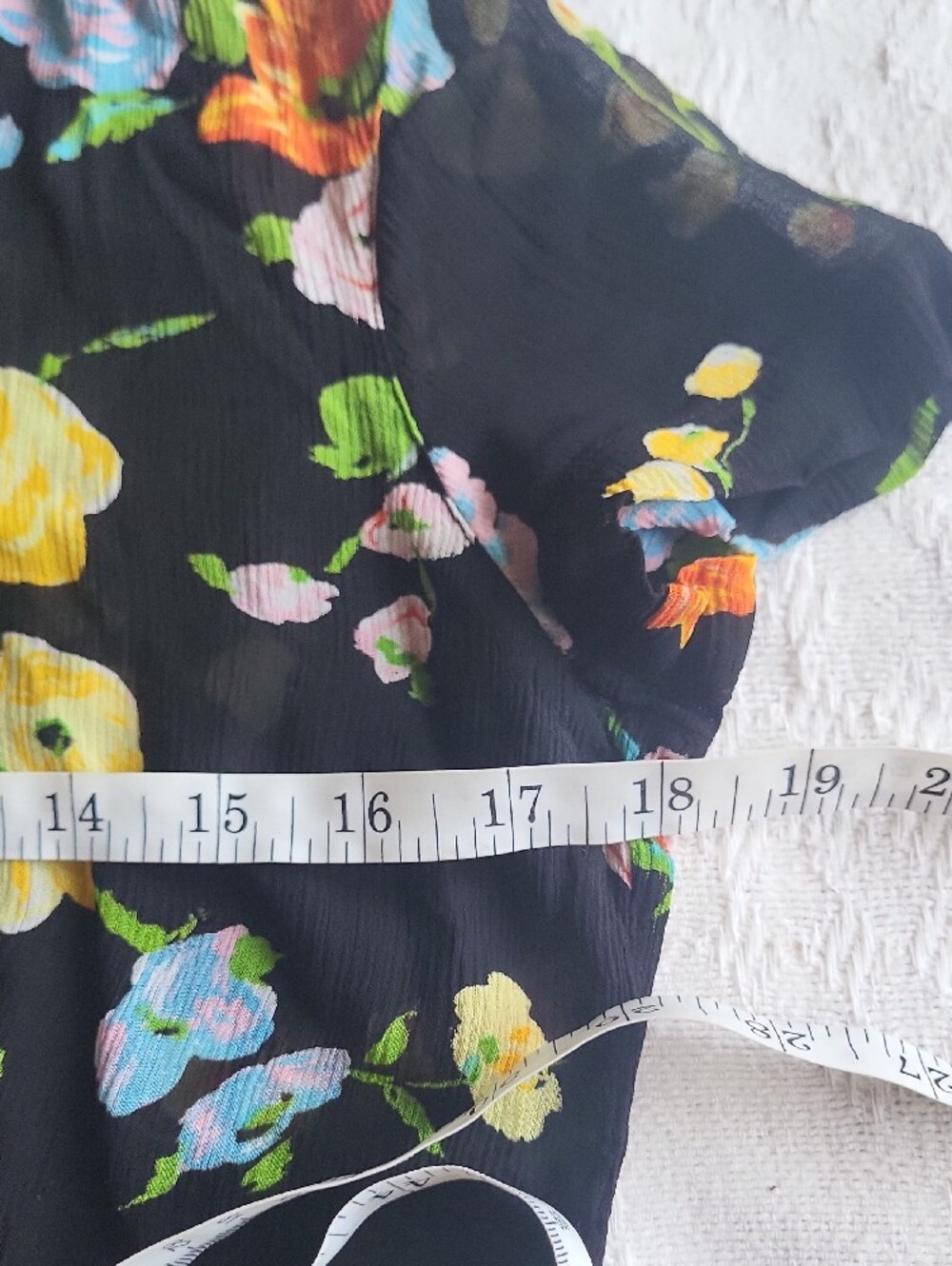 Moschino Black Floral Wilder Kind Short-Sleeve Sheer Airy Blouse - Picture 11 of 16
